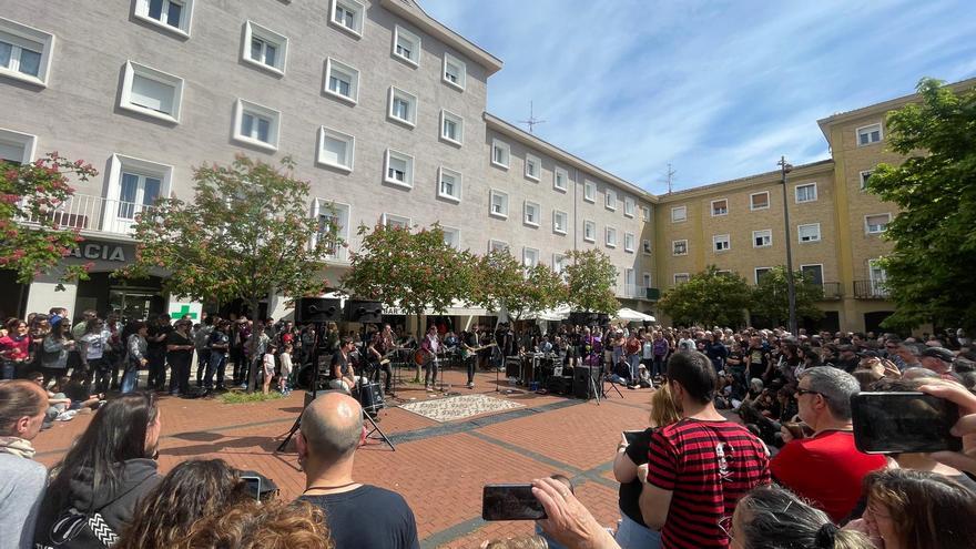 Fotos del concierto de El Drogas en la Txantrea en el 44 aniversario de la actuación de Barricada