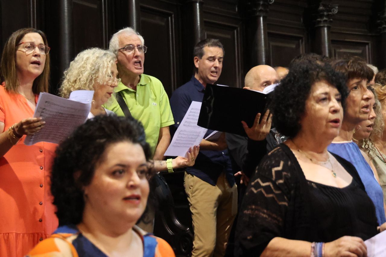 La misa de La Salve, en imágenes