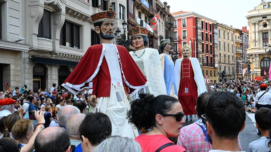 Los gigantes y cabezudos despiden Aste Nagusia a lo grande