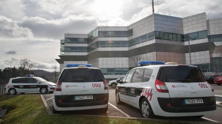 Udaltzaingoak gidatzean eskuko telefonoarekin oharkabetasunak sahiesteko kanpaina martxan jarriko du