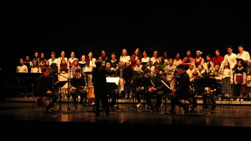 Txistulari Bandak agur esango dio denboraldiari Campos Elíseos antzokian