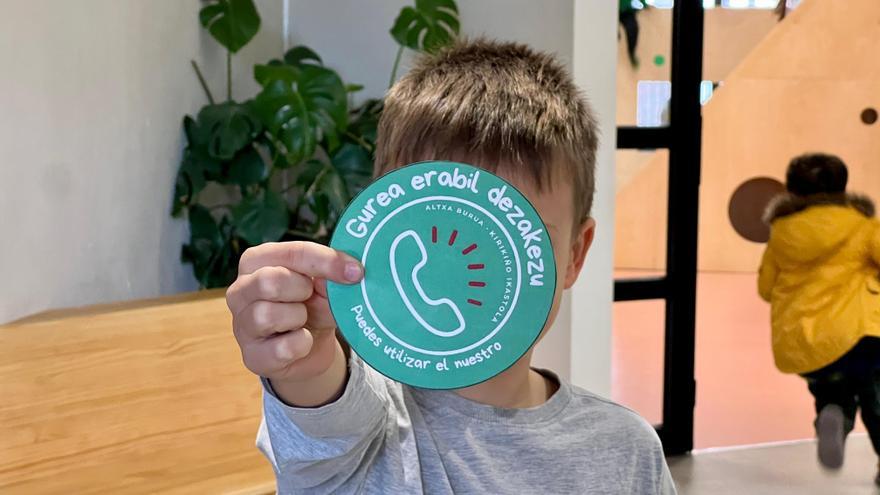 Txurdinaga se vuelca con los menores del distrito