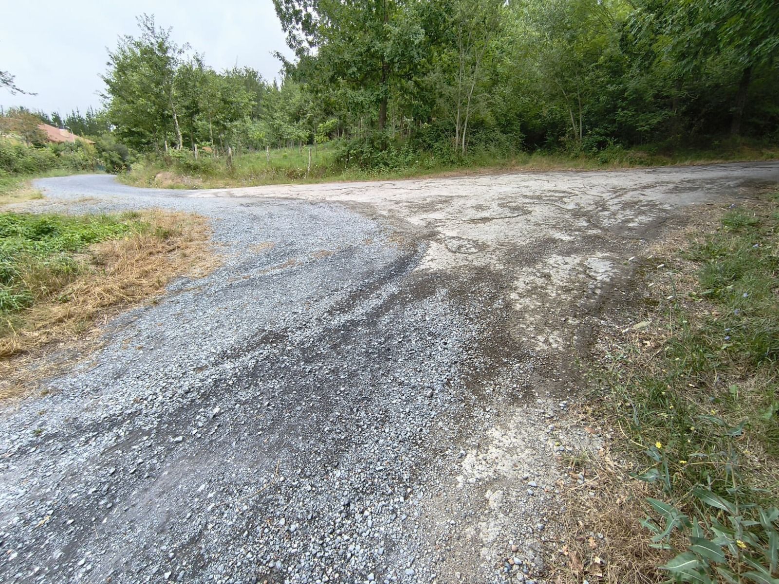 Estado del tramo de la calle Larrabide de Amurrio que se va a reparar esta semana