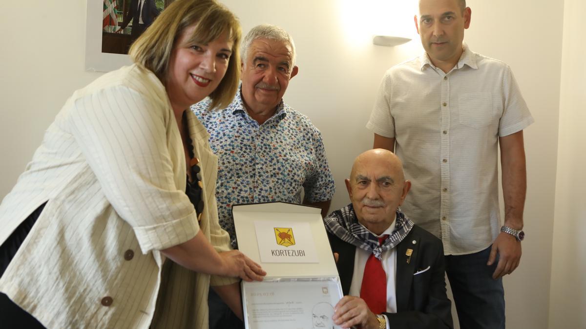 &#039;Marko&#039; recibe la placa del Ayuntamiento