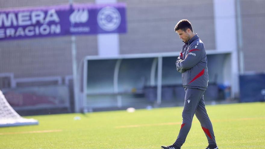 Osasuna | Vuelta al trabajo en el día del 40 cumpleaños de Lisci