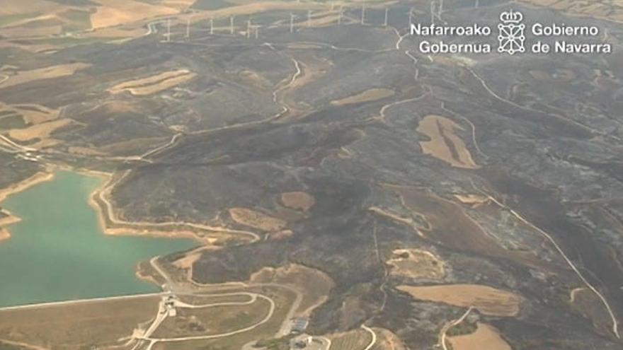 Imágenes aéreas de la superficie afectada en el incendio de Tafalla.