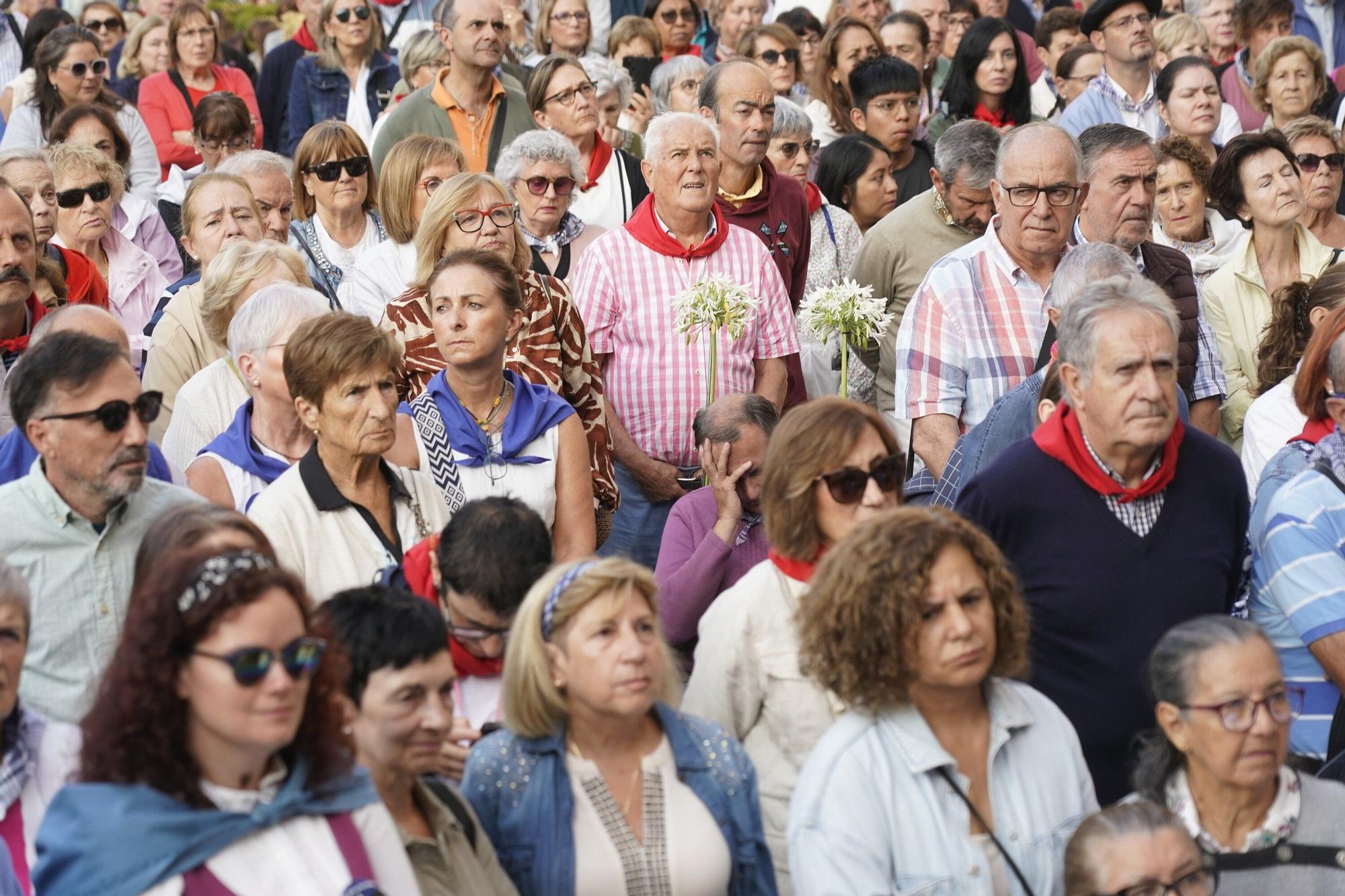 En imágenes: Miles de vitorianos acompañan a la Virgen Blanca en el Rosario de la Aurora