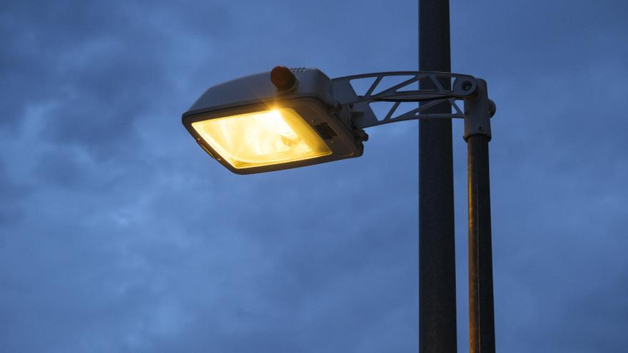 Pamplona comienza la renovación de las luminarias viales, que ahorrarán 160.000 euros al año