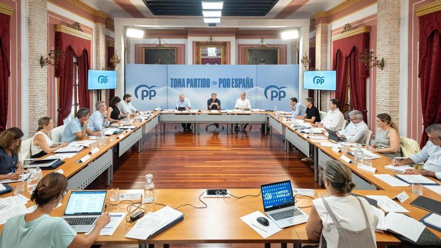 Los barones del PP definen un plan de inmigración que recupere “el orden y la ley”