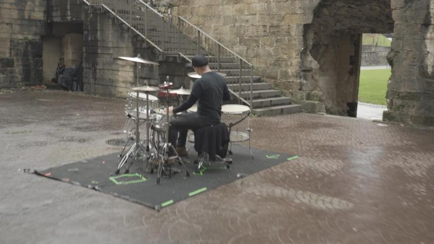 La Escuela Municipal de Música Luis Aramburu de Vitoria acoge la proyección del documental 'Bailando a golpes'