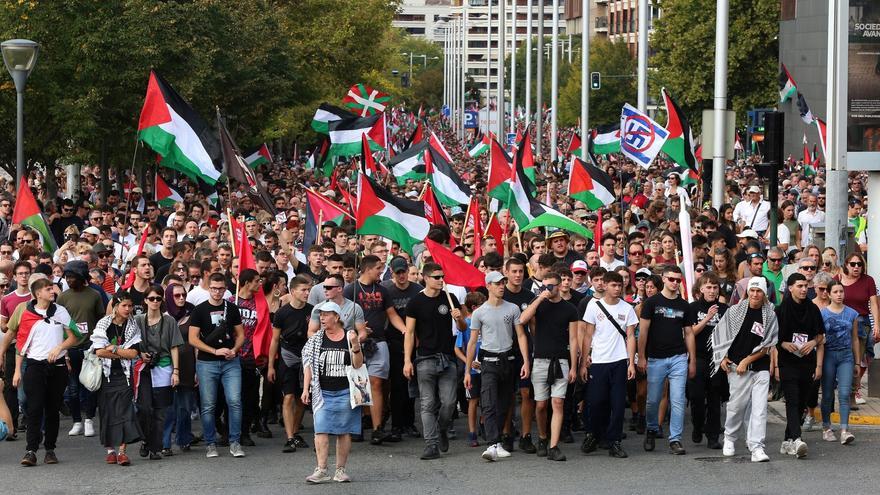 Fotos de la concentración en apoyo a Palestina en Pamplona este sábado