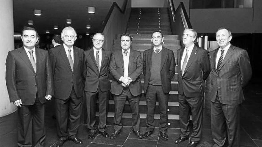 (Izda-dcha) José Juste Pallarés (BSH); Simón Reyes Martínez Córdova, director general de Esic; Juan Miguel Floristán, director general de Florette Ibérica; Javier Knörr, presidente del Grupo Elproex; Santiago Sala, director general de Apex; Patxi Larrea,