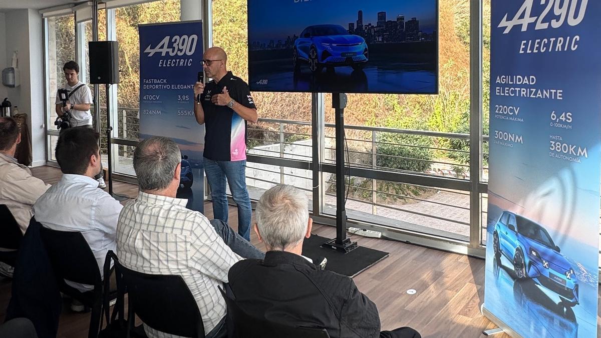 Más de 100 personas tuvieron la oportunidad de experimentar su conducción en primera persona.