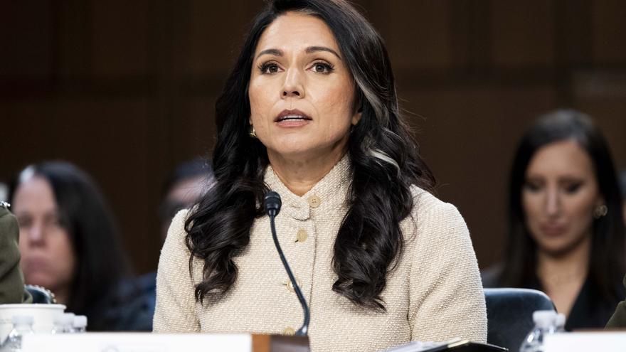 Dimite Tulsi Gabbard, la directora de Inteligencia de Trump reticente sobre la guerra contra Irán