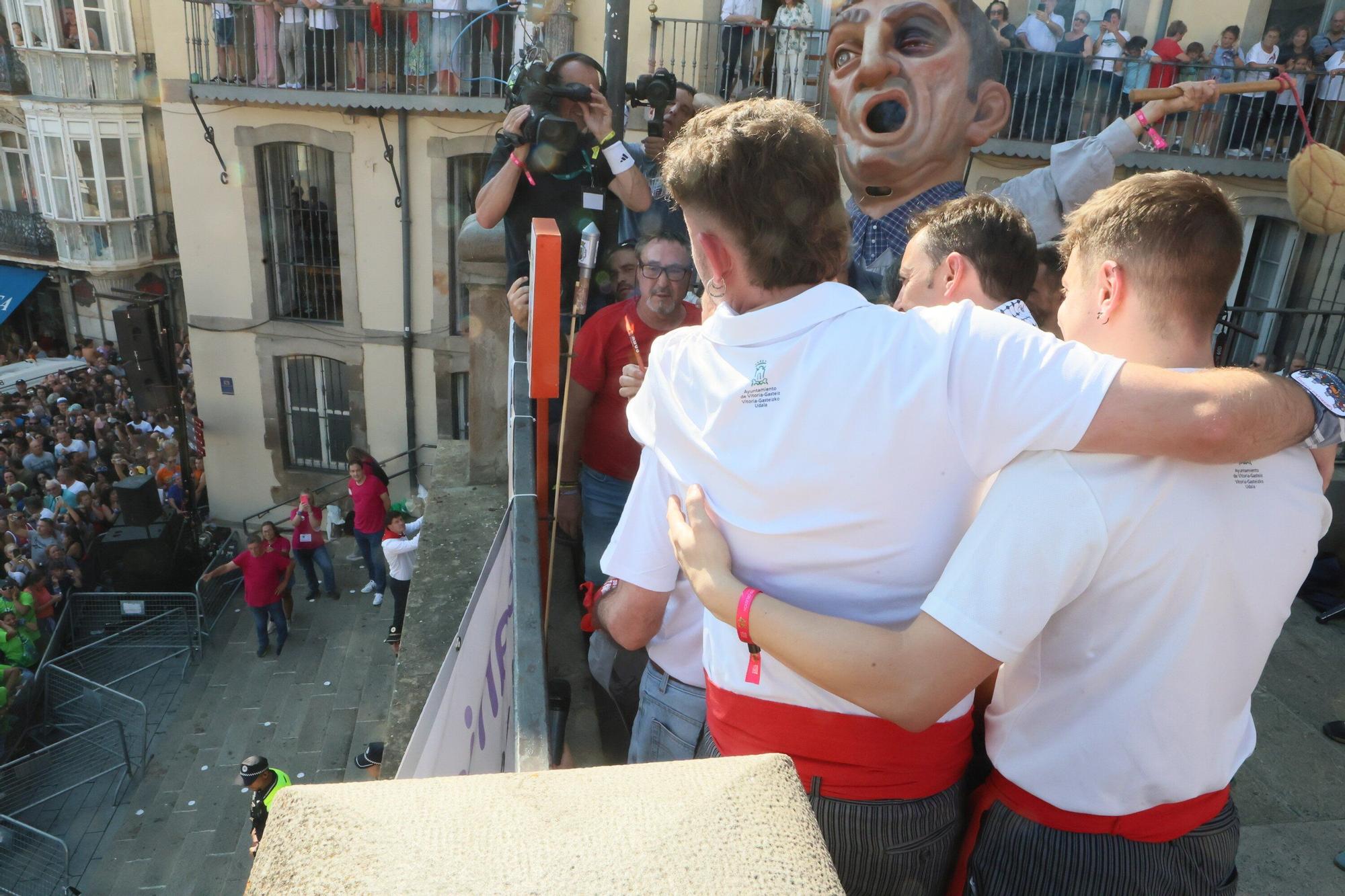 En imágenes: Vitoria sale a la calle a celebrar La Blanca tras el txupinazo