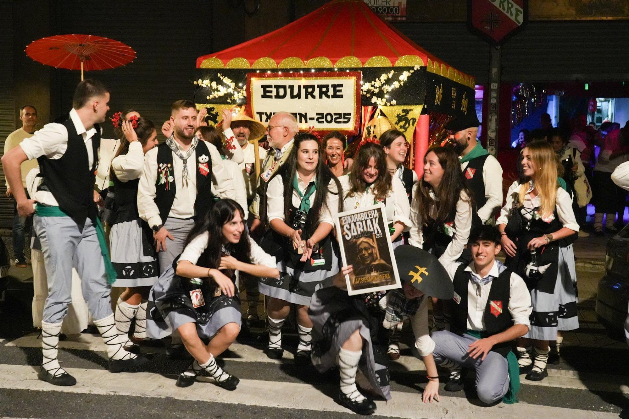 Yeray González da la salida a la intensa maratón de 9 días de fiestas de Basauri con las cuadrillas invadiendo las calles