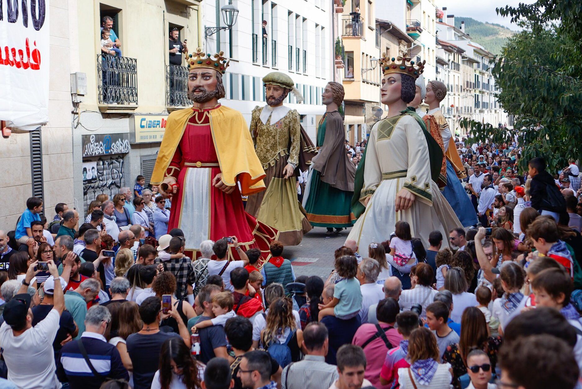 Fotos del chupinazo de fiestas de Villava-Atarrabia