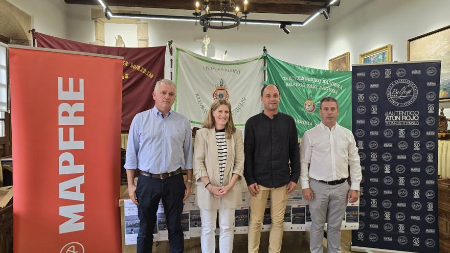Hondarribia presenta las tres banderas que acogerá este fin de semana