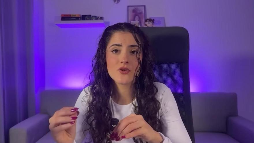 María Aperador, criminóloga, alerta del fraude del 'toque fantasma': "Si tienes esta función activada en el móvil te van a robar todo"