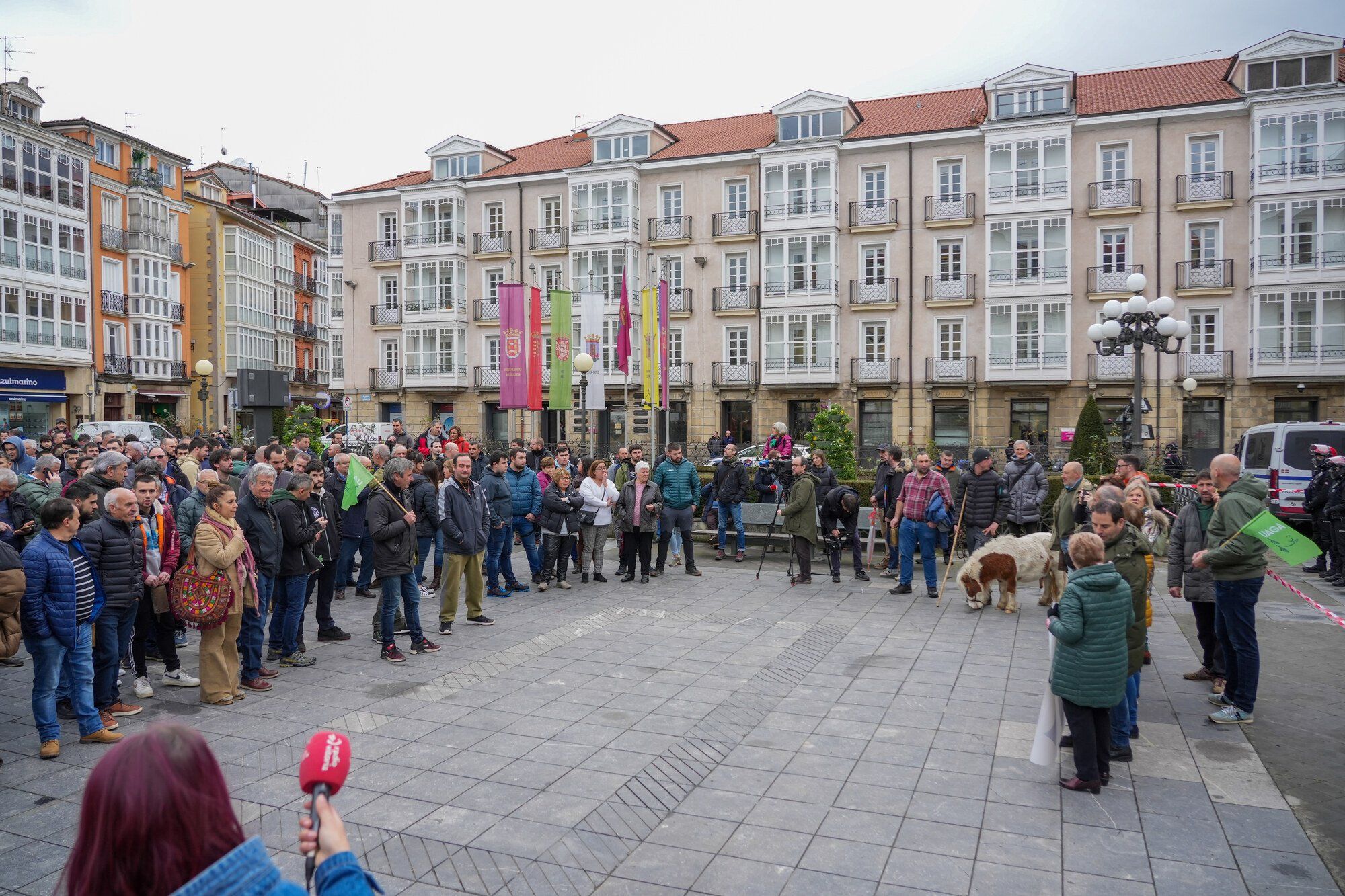 Los agricultores alaveses llegan a la Diputación con sus demandas