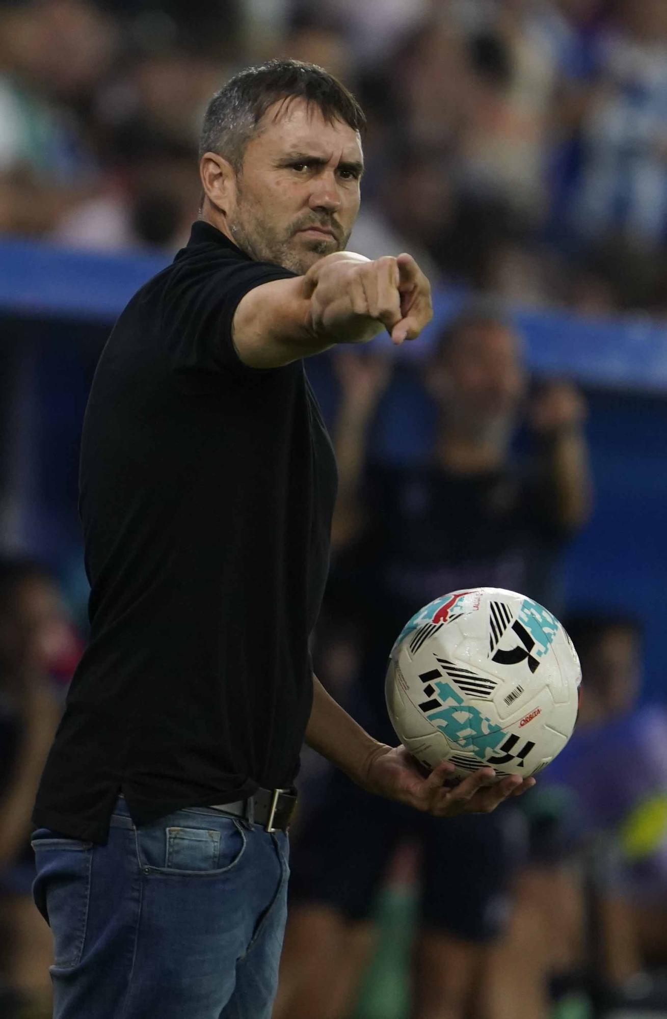 En imágenes: Así está siendo el debut liguero del Alavés contra el Levante
