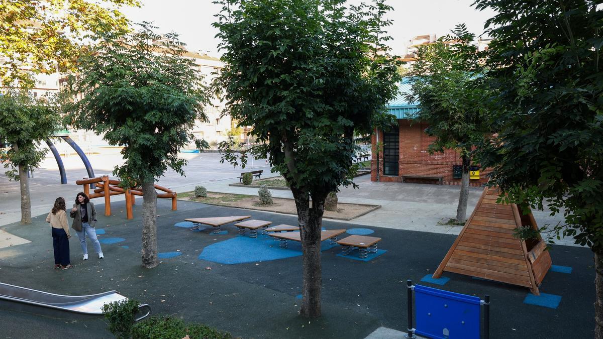 El colegio Zamakola se instalaron juegos inclusivos requeridos por la dirección.