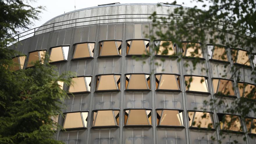 El Constitucional analizará si convivir con otra pareja es motivo para retirar la pensión compensatoria