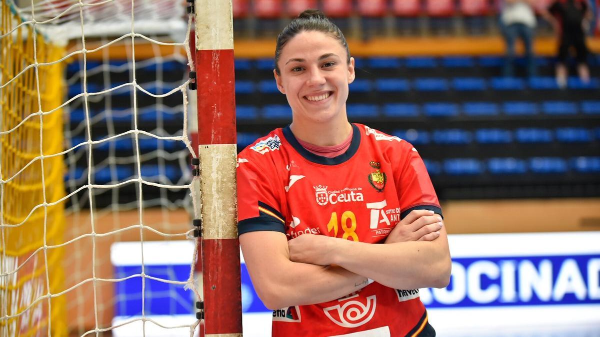 La lezotarra Maitane Etxeberria,con la Seleccion Española de Balonmano en el Mundial.