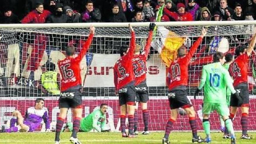 Manos arriba, que es fuera de juego