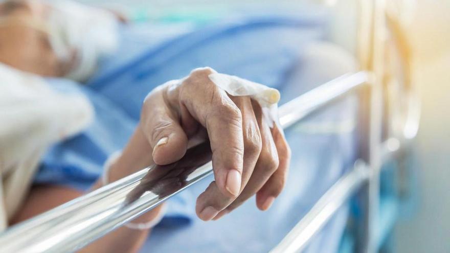 Navarra unifica en todos sus hospitales públicos un protocolo para detectar el maltrato a personas mayores