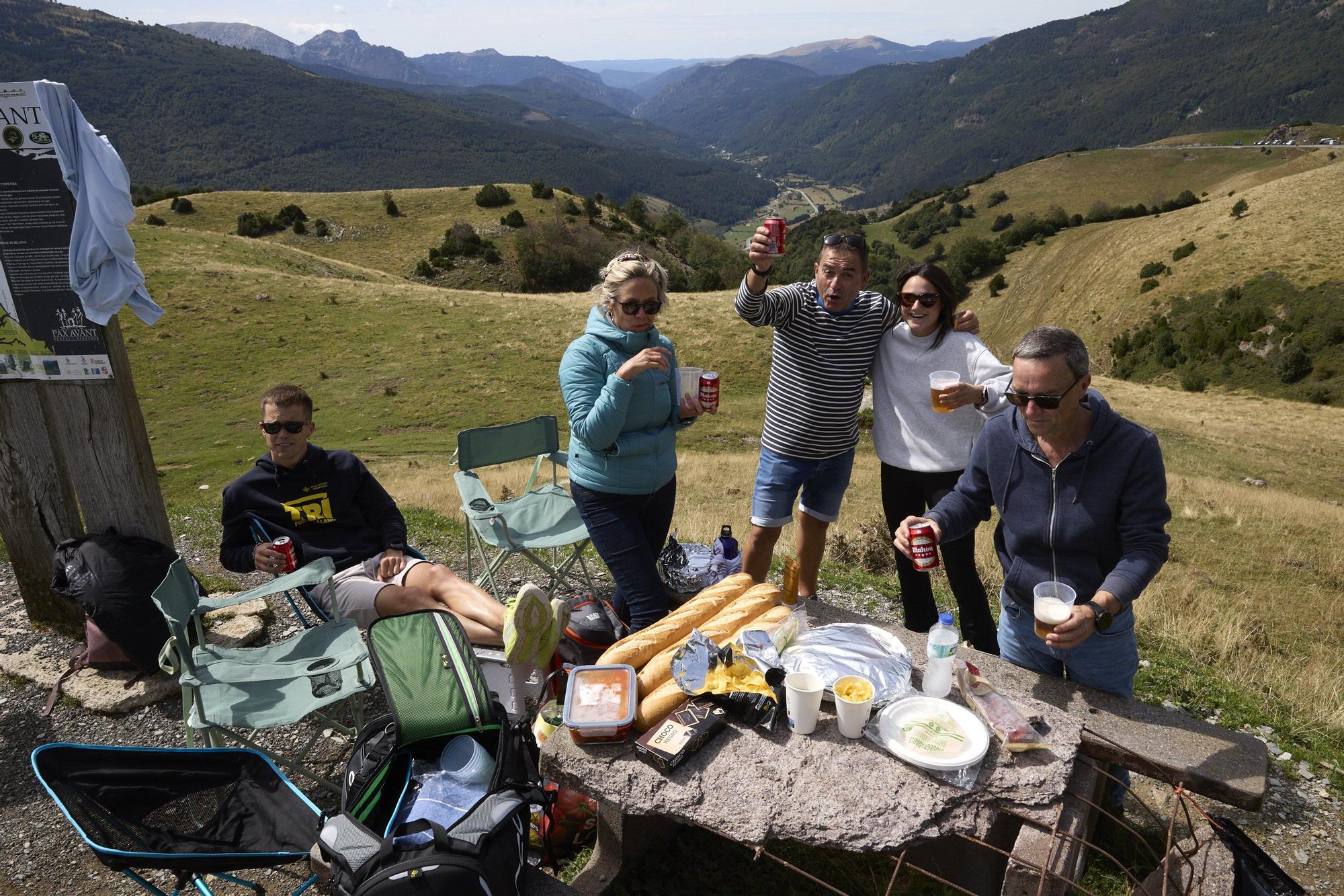 Fotos de la etapa navarra de La Vuelta 25 entre Sendaviva y Larra - Belagua