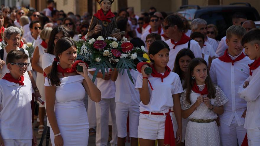 Los pequeños de la casa, dueños de la fiesta en Arguedas