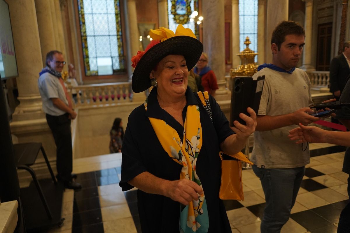 Recepción a la sociedad bilbaina en el Ayuntamiento de Bilbao