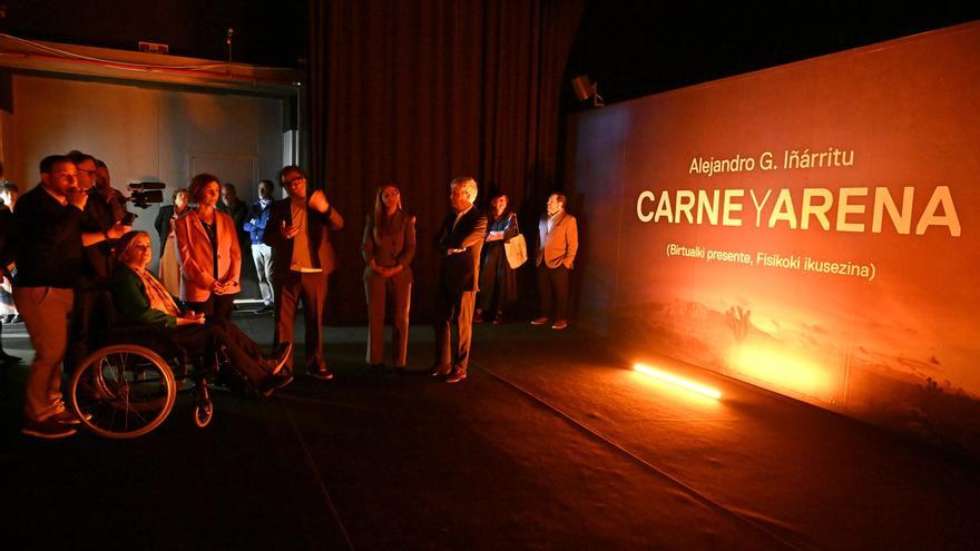 Seis intensos minutos caminando en los pies de los migrantes sin papeles por el desierto