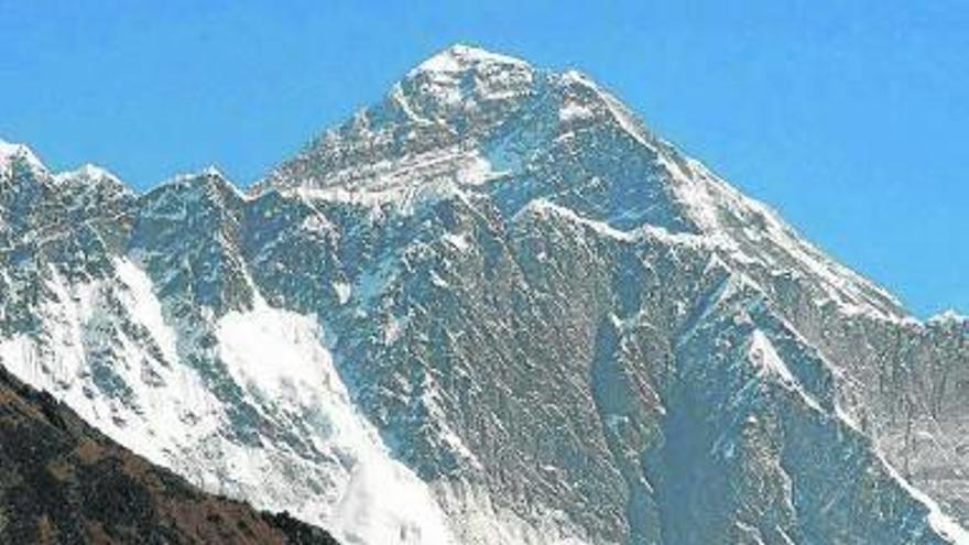 China abrirá este miércoles la cara norte del Everest, en la región del Tíbet, a montañeros