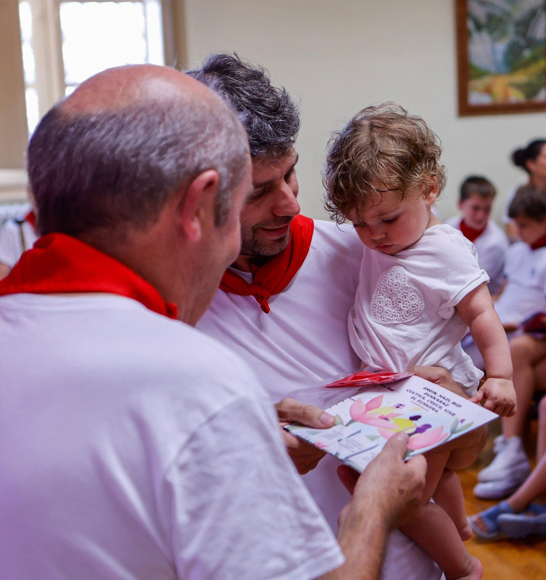 Fotos del Día de la Infancia en las fiestas de Aoiz