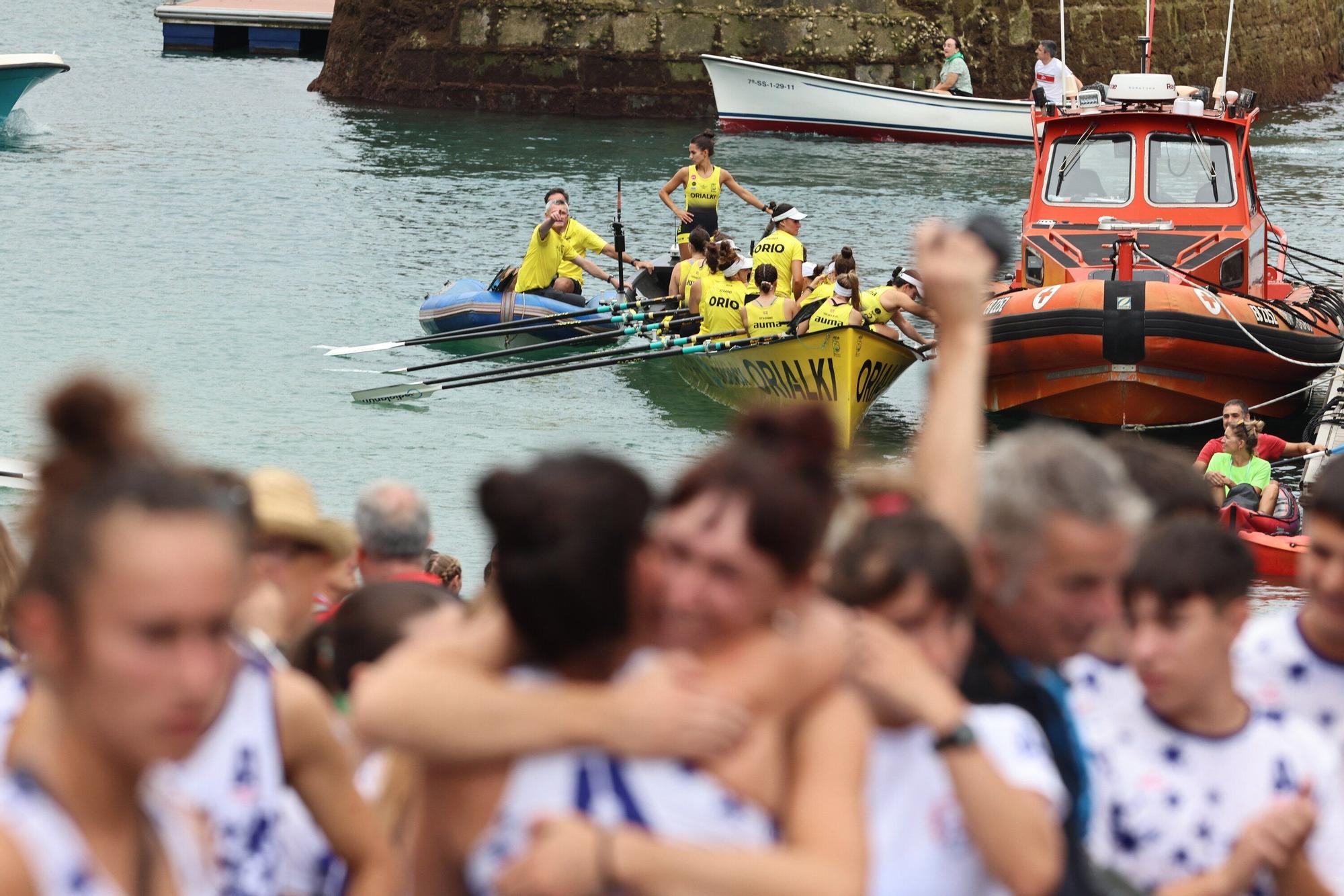 En imágenes: Arraun encarrila su cuarta bandera en Donostia