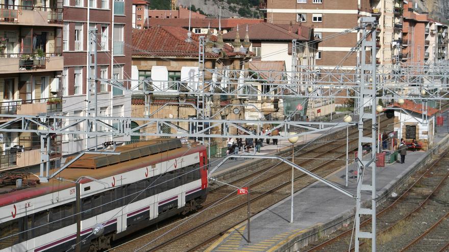 18 municipios navarros y alaveses reclaman un tren alternativo a la alta velocidad