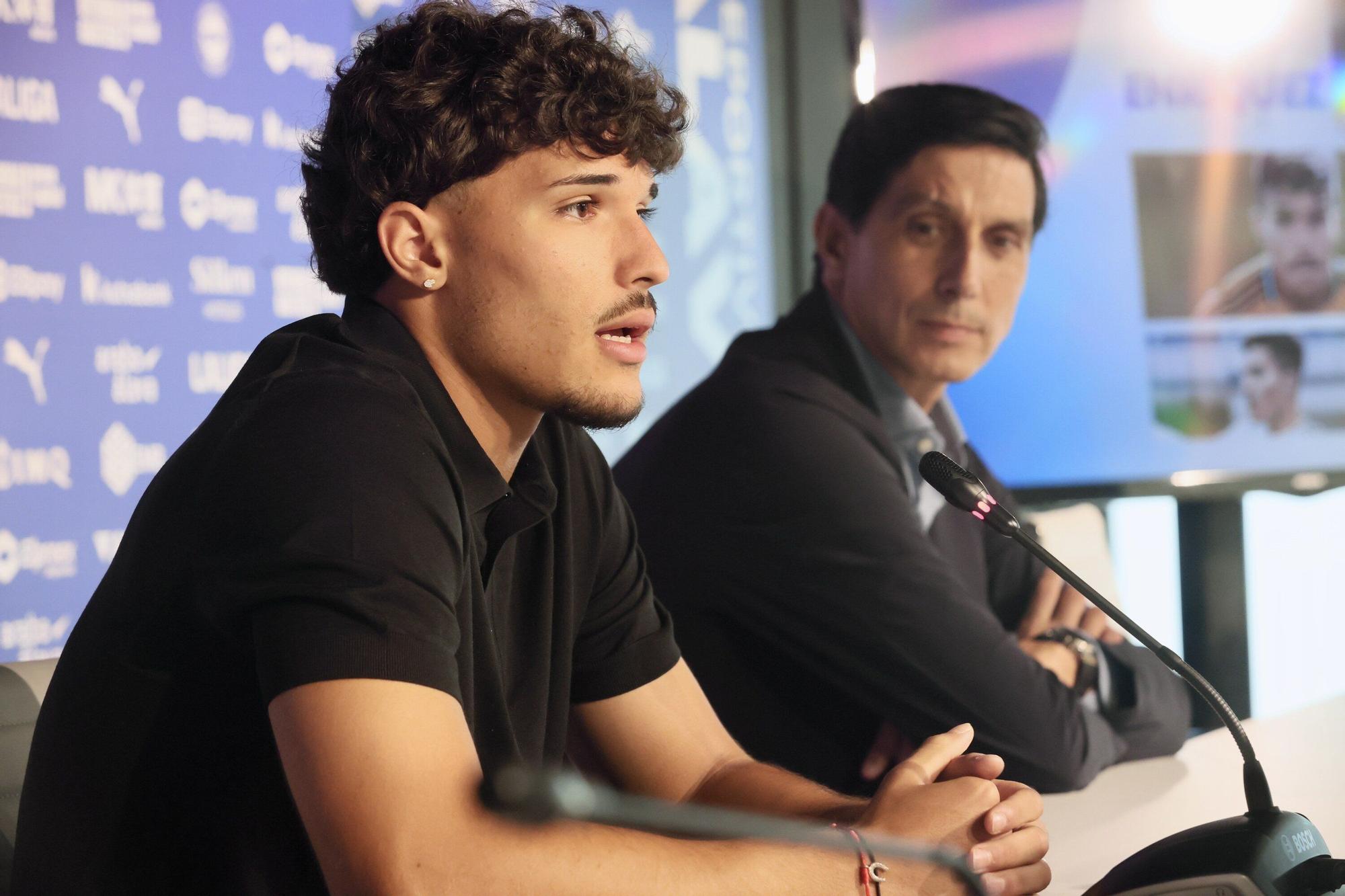En imágenes: La presentación de Youssef Enríquez como jugador del Alavés