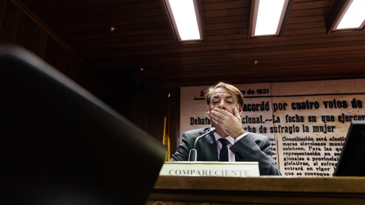 El Senado interroga al expresidente de la SEPI Vicente Fernández, contratado después por Servinabar.