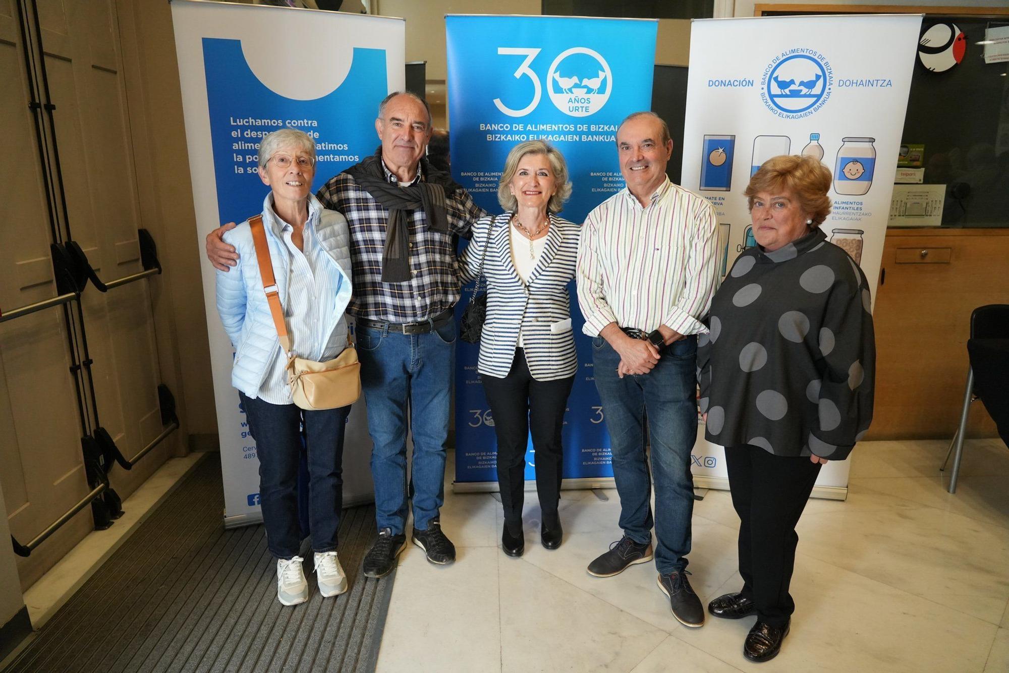 Ana Castro, Tomás Ibaibarriaga, Teresa Viguri, Rafa Ibargüen y Mertxe Zarate, cinco de las personas ‘cajeras’ en el Banco.