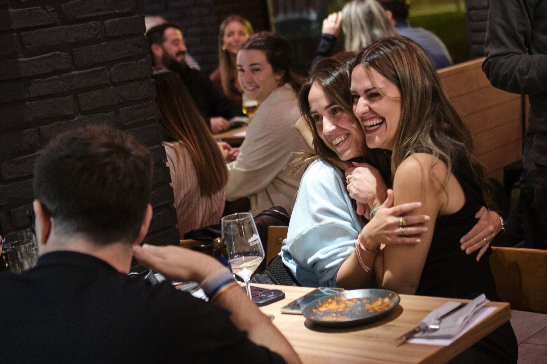 Isla Sicilia reúne a más de 30 creadores de contenido en un evento único en Pamplona