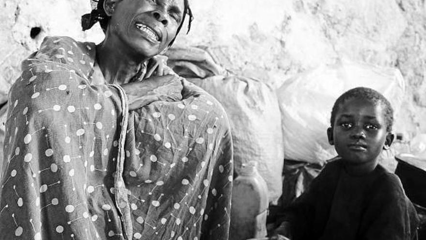 Una mujer y un niño africanos de los 256 millones de personas hambrientas en el continente.