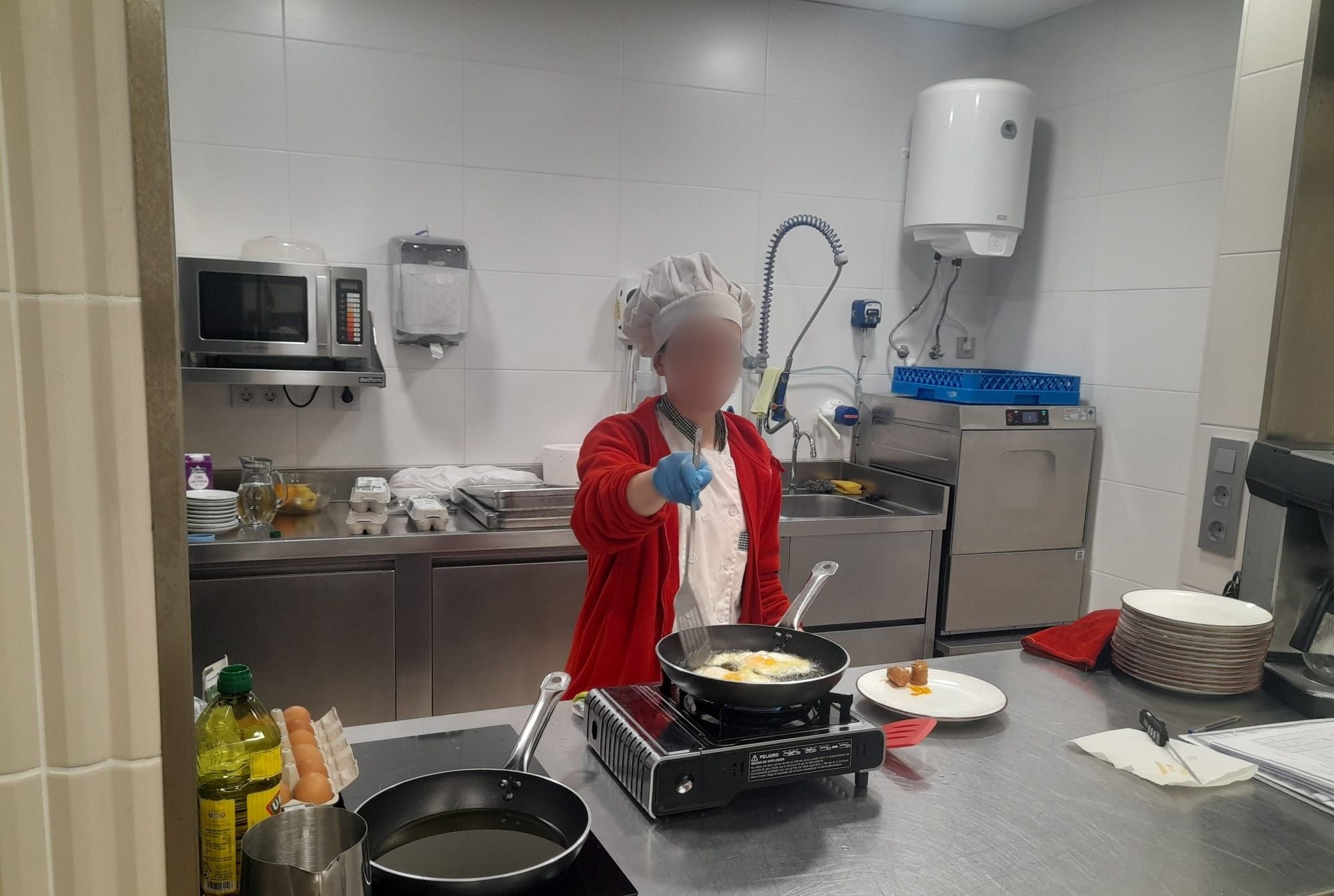 Los huevos con chorizo evocaron recuerdos entrañables a las personas mayores.