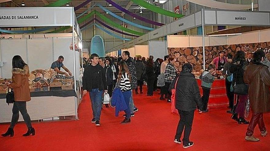 Euskal Kostaldeko Gabonetako Azoka martxan da Ficoban