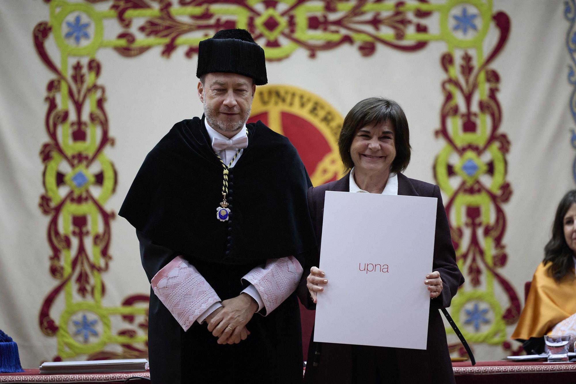 Fotos del homenaje de la UPNA a las personas que llevan 25 años trabajando en la Universidad