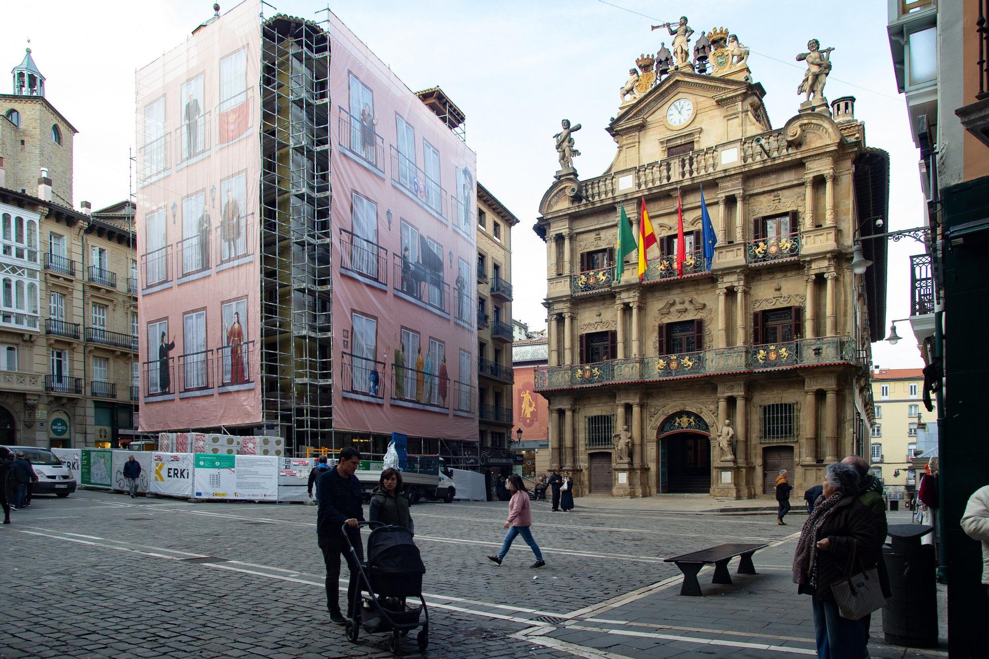 “Pamplona, con Nombre Propio”: 19 personajes en los balcones de Casa Seminario