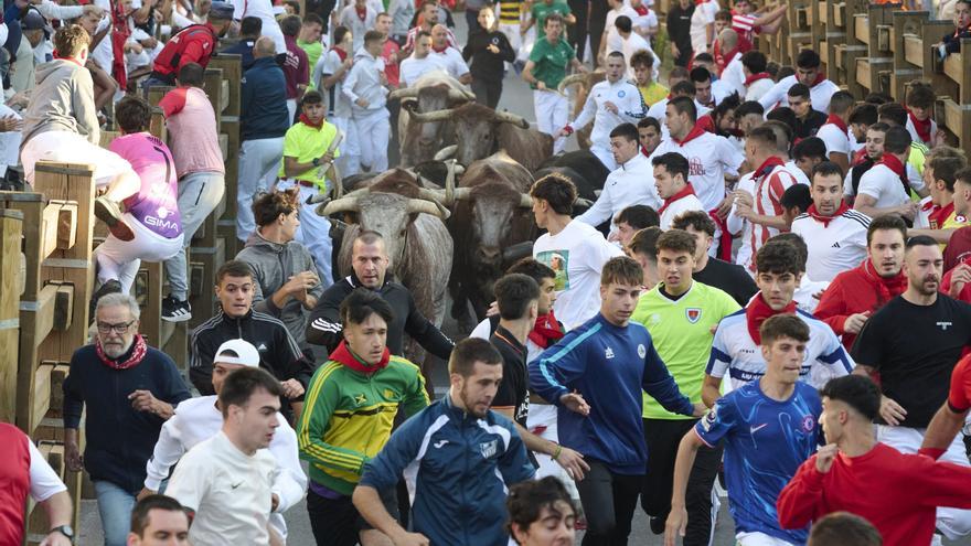 Fotos del segundo encierro de las fiestas de Tudela 2025