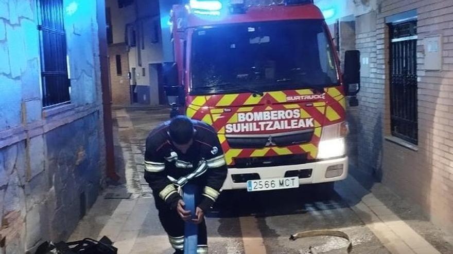 El incendio de la chimenea en una vivienda en Ablitas afecta a la cubierta del inmueble