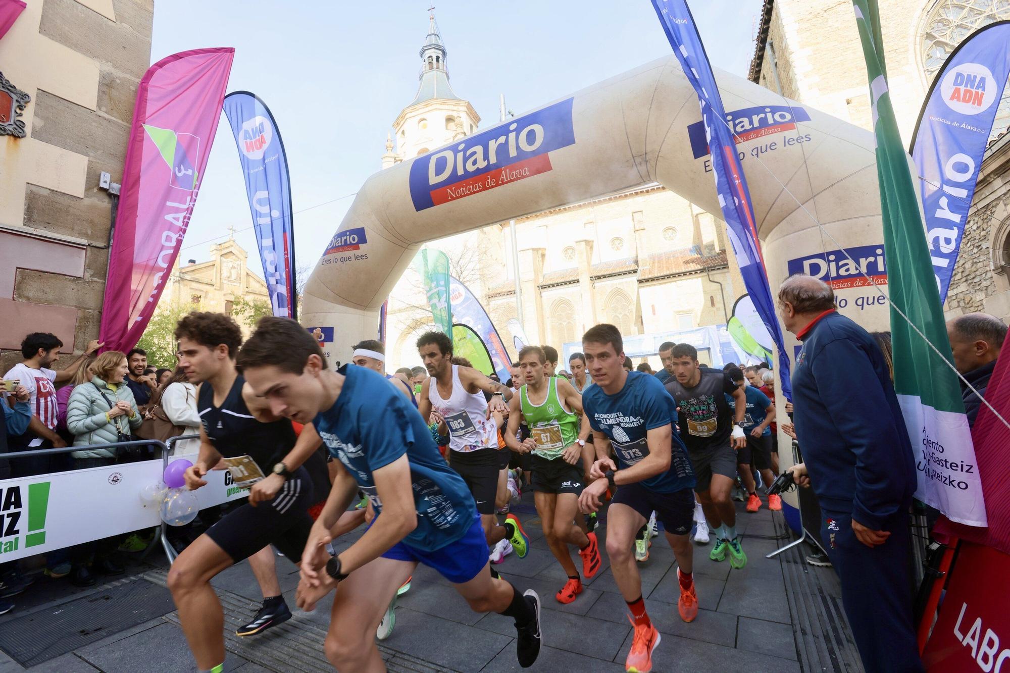 En imágenes: Miles de personas participan en La Conquista de la Almendra